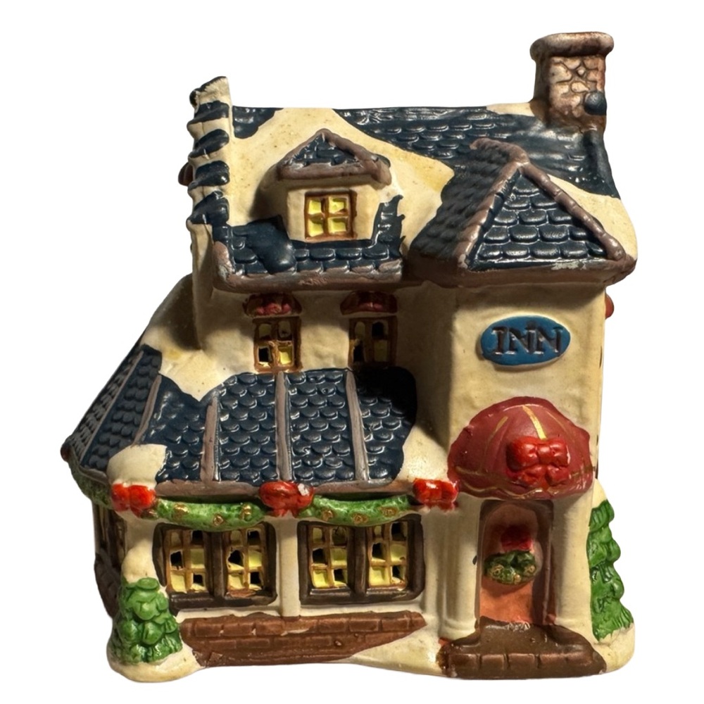 Cobblestone Corners Holiday Inn Christmas Village House